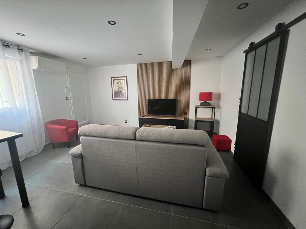 Studio Cosy Pour 2 Personnes A Thuir Apartamento Exterior foto